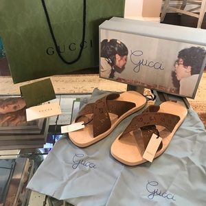 Gucci Men’s GG cut out rubber slip on